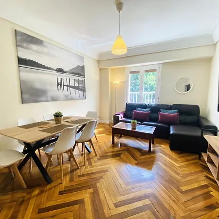 Sancho El Sabio Apartment